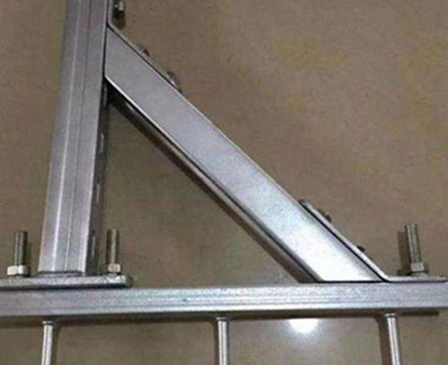 大慶綜合管廊支架定做與冠鐵金屬制品型號規(guī)格解析——以日光燈支架為例